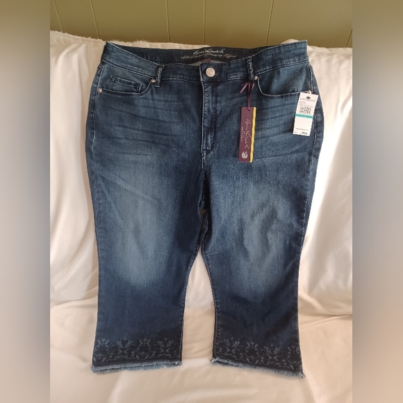 Gloria Vanderbilt Jessa All-Around Slimming Effect Jeans Nebula Wash Size 16 - Picture 1 of 5